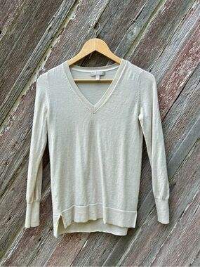 Banana Republic Extra Fine Merino Wool V-Neck Sweater XS Petite Ivory